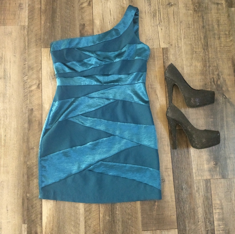 One shoulder cocktail dress